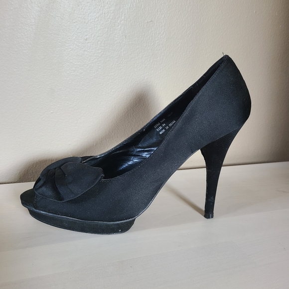 Steve Madden black high heels - Picture 2 of 5